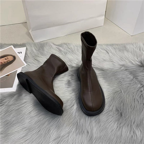 2025  Retro niche flat-bottomed black Martin boots women's shoes popular autumn and winter new soft leather brown short boots medium thin boots